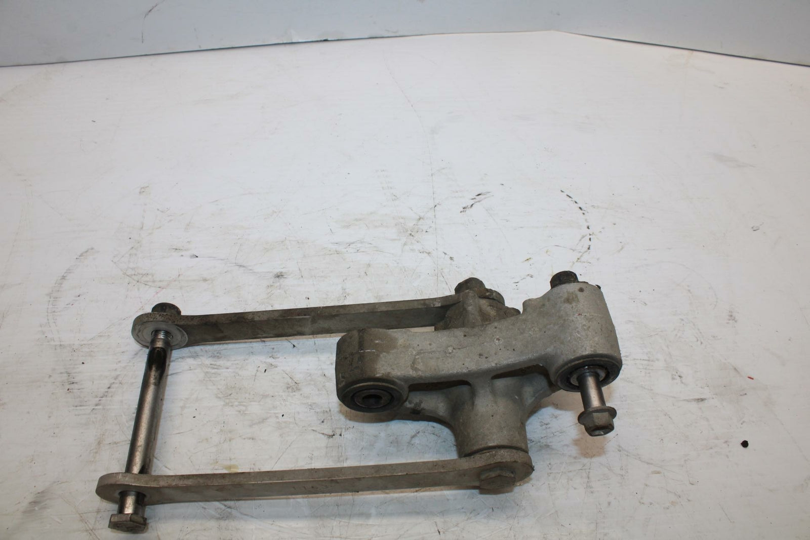 03 KAWASAKI NINJA ZX6RR ZX600K REAR DOGBONE SHOCK LINKAGE LINK BB264