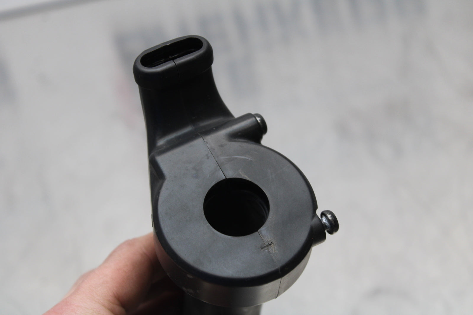 13-17 KAWASAKI NINJA ZX6R ZX636 ABS THROTTLE CABLE LINE HOUSING GUIDE BB143