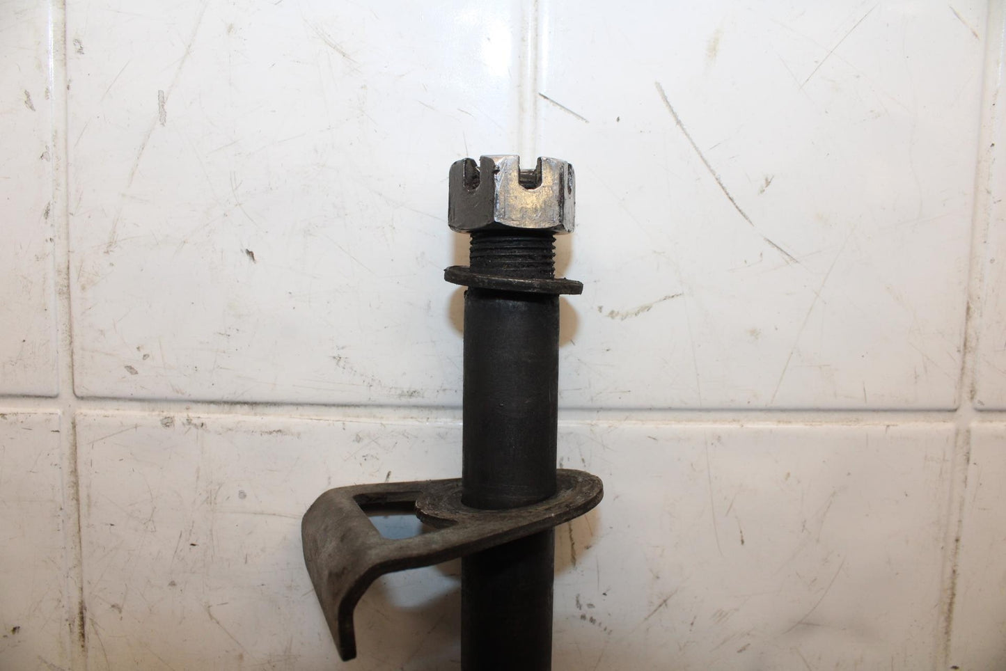 2006 Suzuki SV650S REAR AXLE BACK WHEEL RIM PIVOT BOLT AXEL BB65