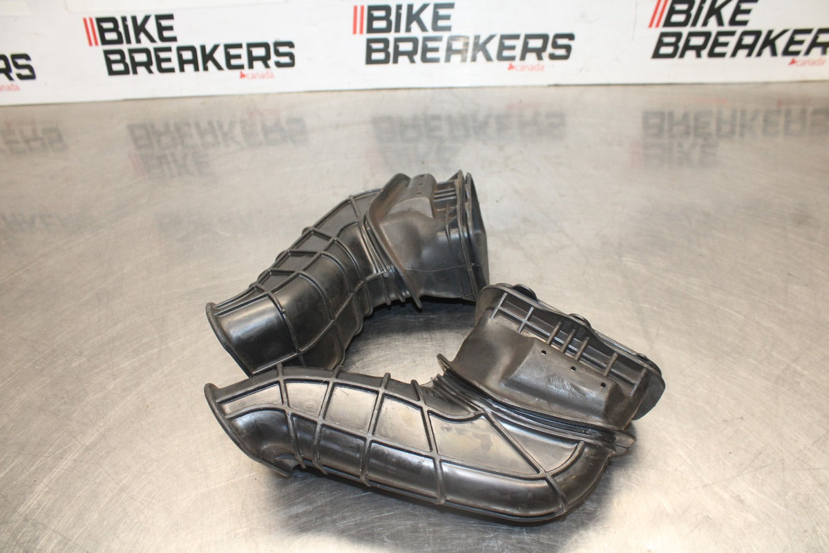 04-05 KAWASAKI NINJA ZX10R RIGHT LEFT AIR INTAKE DUCTS BB931