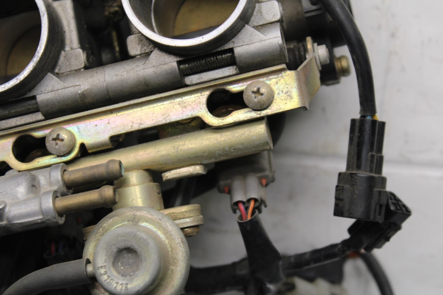 2007 Yamaha YZF R6S MAIN FUEL INJECTORS / THROTTLE BODIES 5SL-13750-00-00 BB594