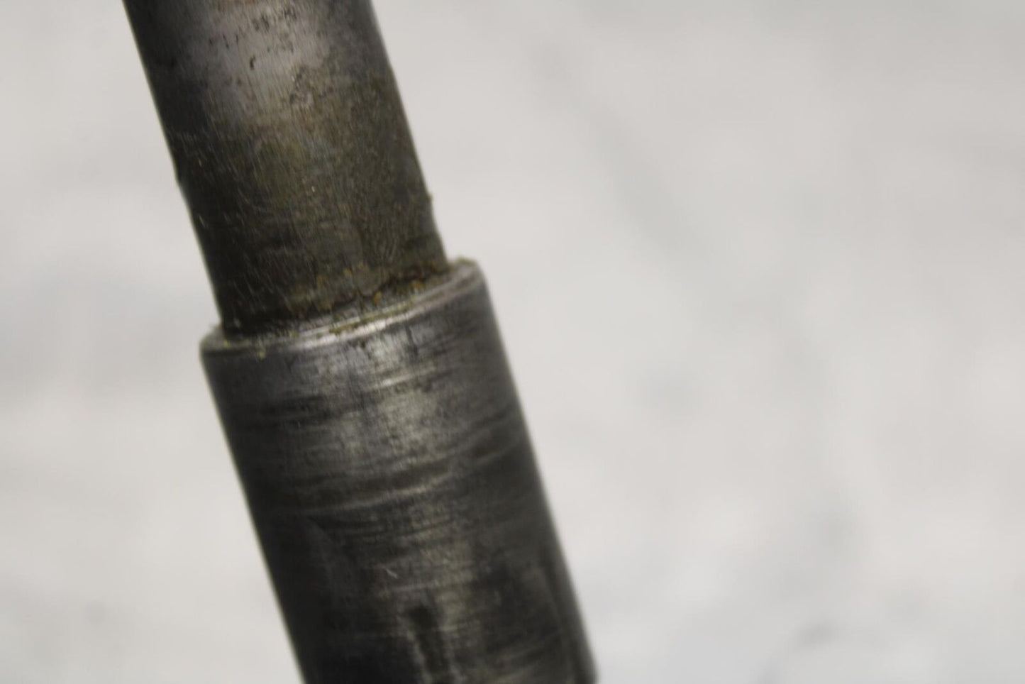 05 YAMAHA YZF R6S FRONT WHEEL RIM AXLE PIVOT BOLT BB600
