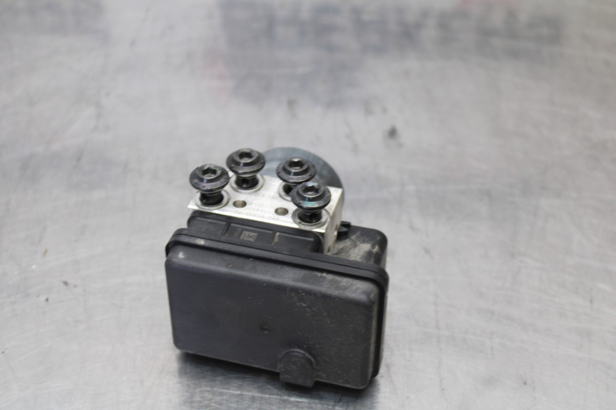 17 YAMAHA YZF R6 ABS PUMP UNIT MODULE BB922