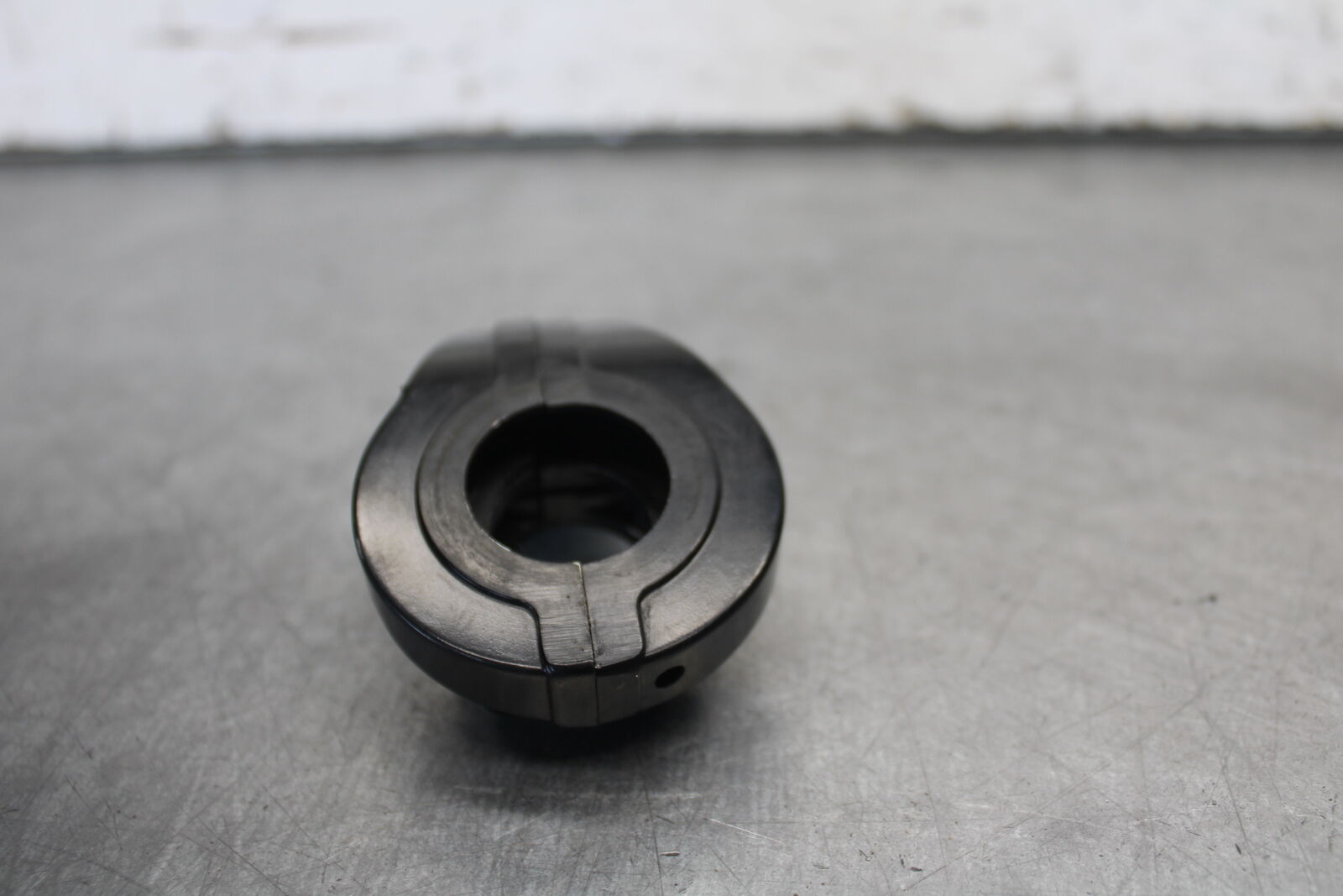 09-14 YAMAHA YZF R1 THROTTLE CABLE LINE HOUSING GUIDE BB696
