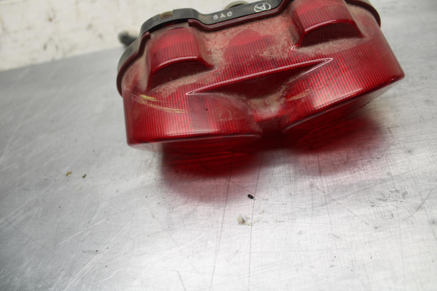 00-02 KAWASAKI NINJA ZX6R ZX600J REAR TAIL TAILLIGHT BACK BRAKE LIGHT BB489