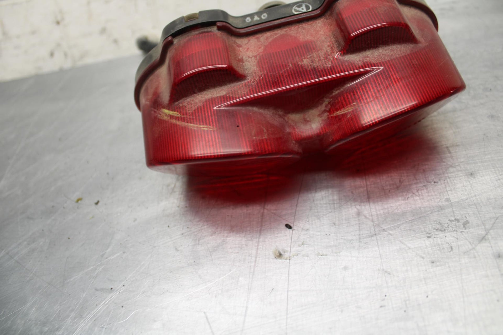 00-02 KAWASAKI NINJA ZX6R ZX600J REAR TAIL TAILLIGHT BACK BRAKE LIGHT BB489