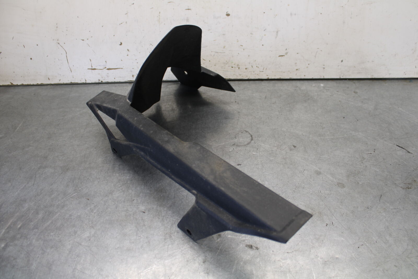 18-23 KAWASAKI NINJA 400 REAR BACK DRIVE CHAIN GUARD COVER SHIELD BB679