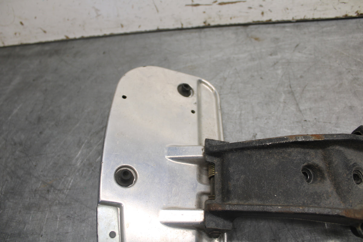 05-06 YAMAHA ROYAL STAR FRONT FOOT RESTS PEGS STEPS SET PAIR BB697