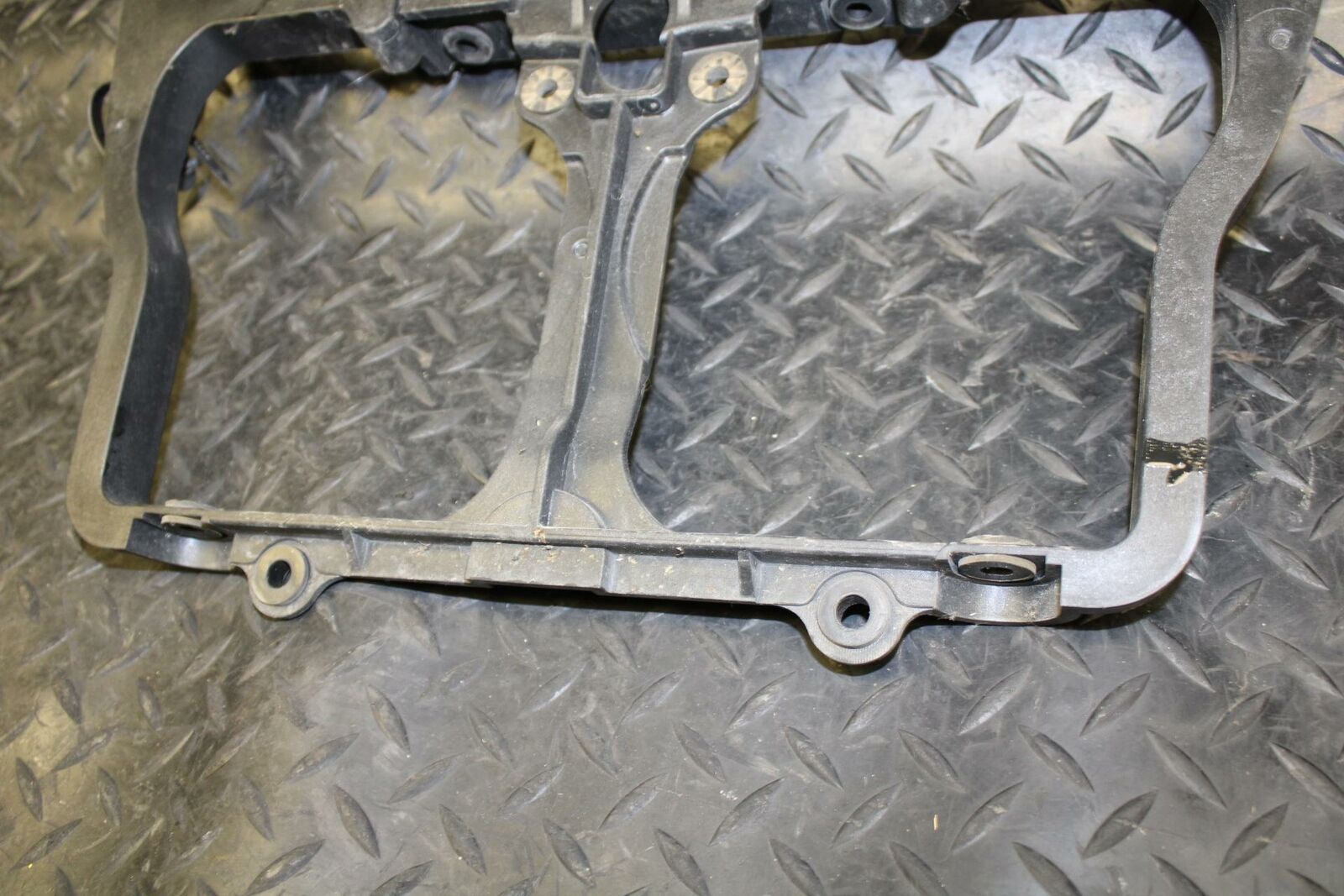 05-06 SUZUKI KATANA 750 GSX750F UPPER FAIRING MIRROR GAUGES STAY BRACKET bb166