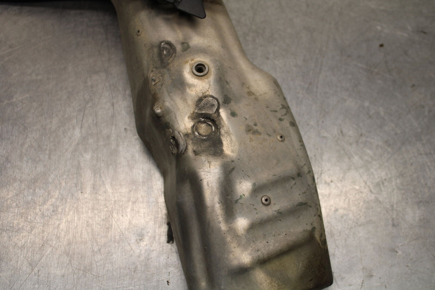 05-06 HONDA CBR600RR REAR BACK MUFFLER EXHAUST PIPE COVER HEAT SHIELD  BB739
