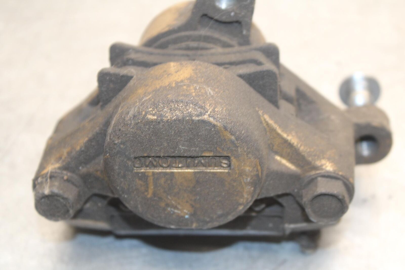 1988 Yamaha FZ600 RIGHT LEFT FRONT BRAKE CALIPER SET PAIR  BB601