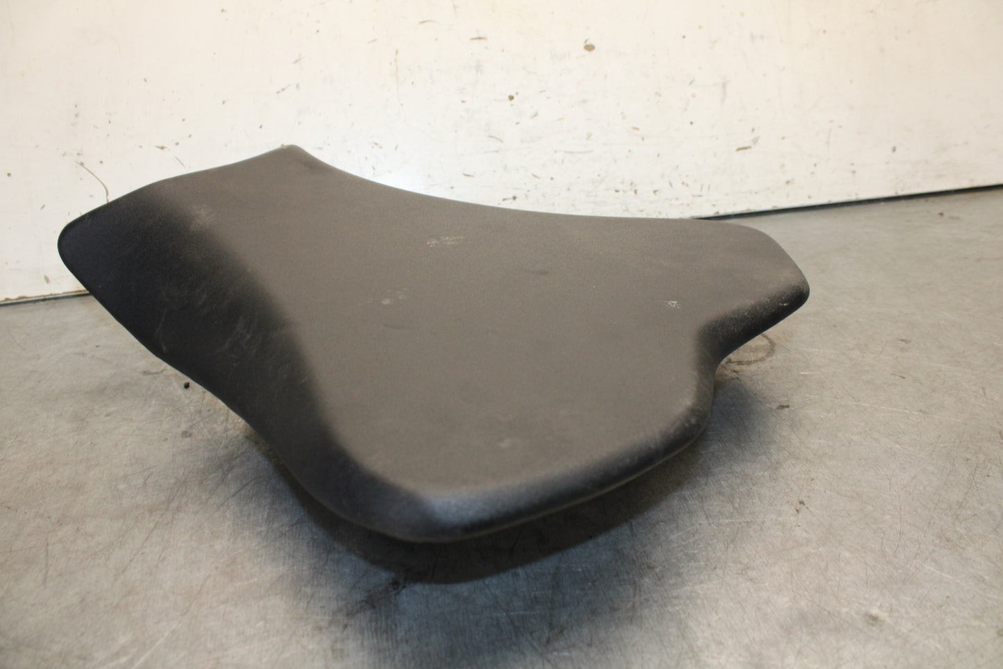 13-18 KAWASAKI NINJA ZX6R FRONT DRIVERS SEAT PAD SADDLE  BB682