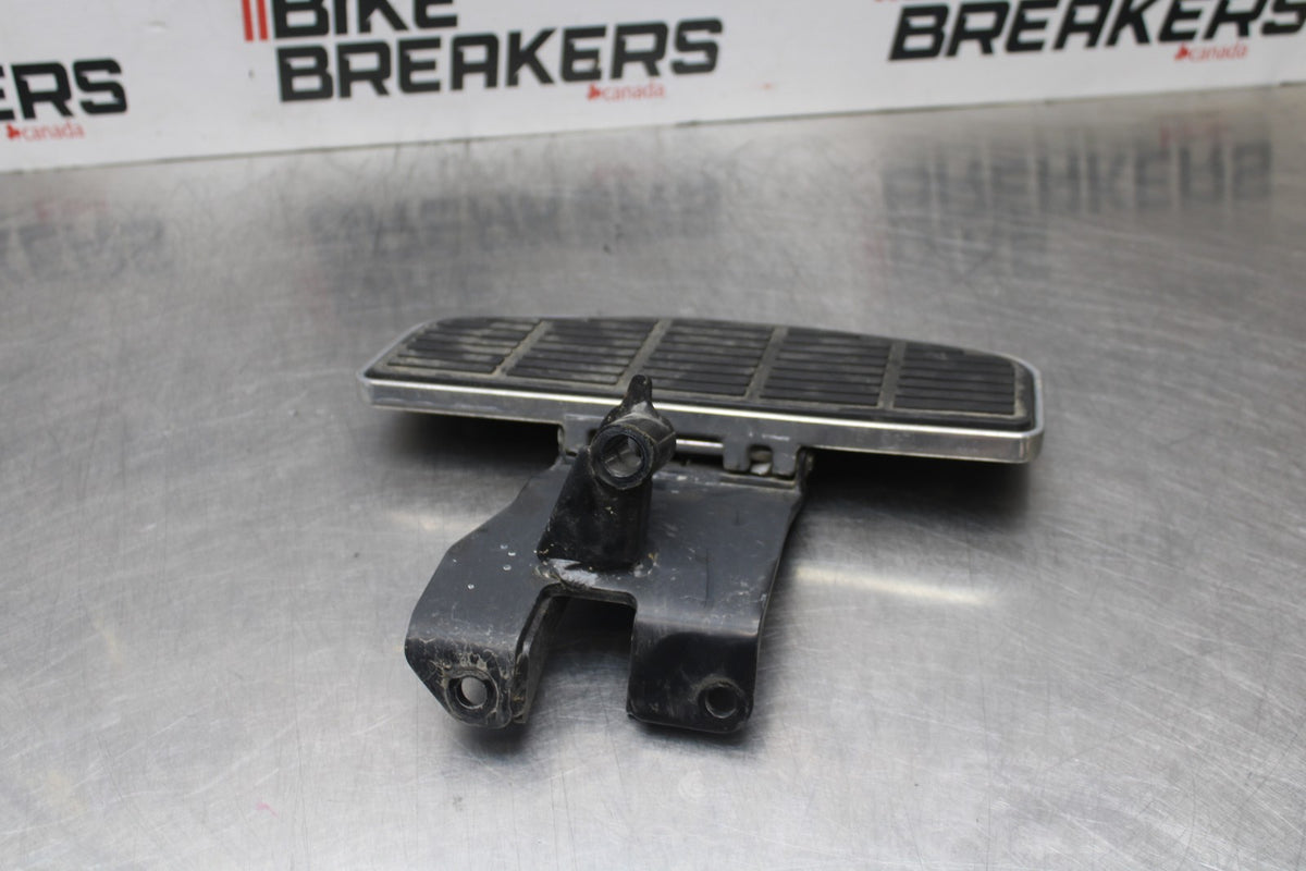 15 SUZUKI BOULEVARD C50 RIGHT FRONT FOOT REST PEG STEP BB775