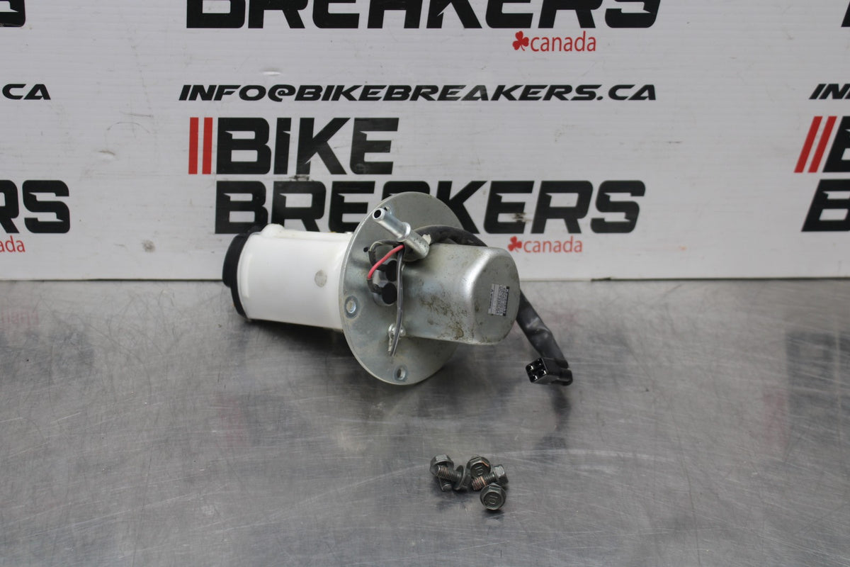 06 KAWASAKI VULCAN 900 FUEL GAS PUMP BB799