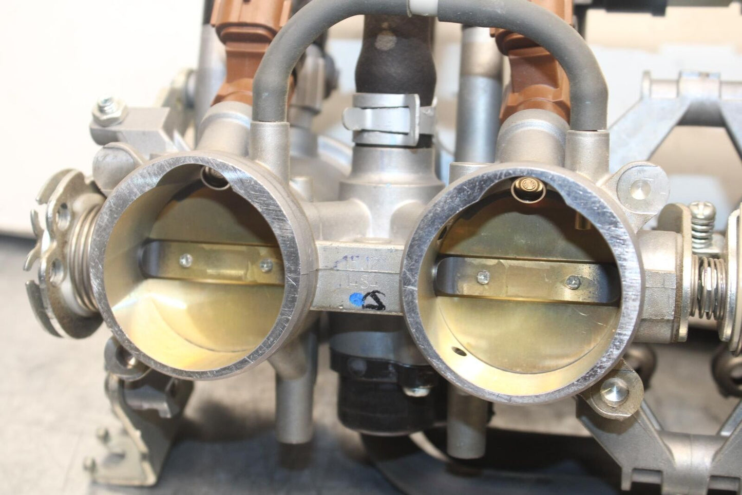 2015 Suzuki GSXR750 MAIN FUEL INJECTORS / THROTTLE BODIES 13406-15J20 BB595