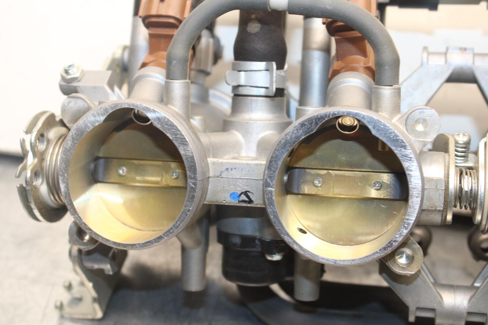 2015 Suzuki GSXR750 MAIN FUEL INJECTORS / THROTTLE BODIES 13406-15J20 BB595