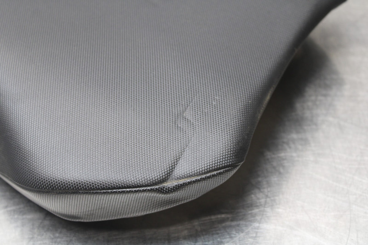 24-25 SUZUKI GSXR1000 FRONT DRIVERS SEAT PAD SADDLE PILLION BB767