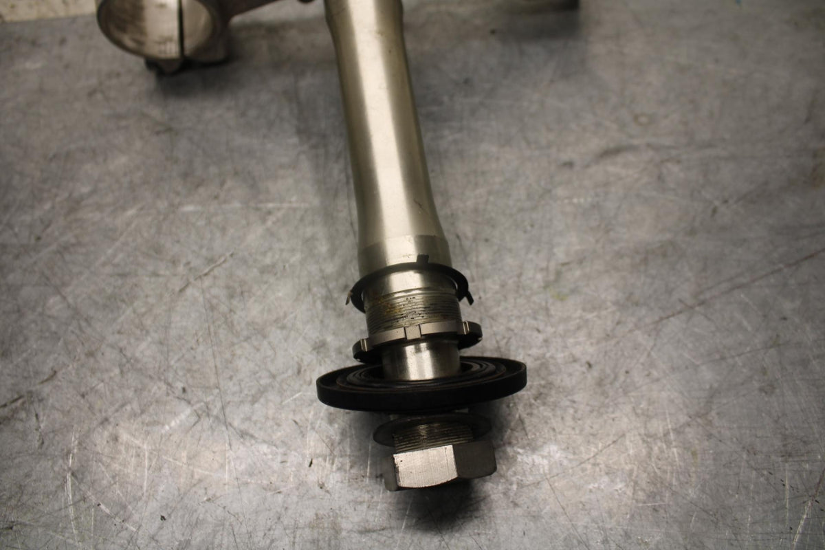 2007 Kawasaki Ninja ZX6R ZX600P FRONT FORKS CLAMP LOWER TRIPLE TREE STEM BB47