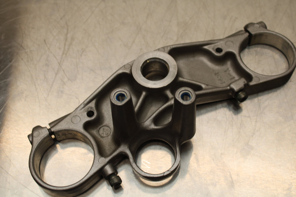 96 YAMAHA YZF750R FORKS UPPER TRIPLE TREE CLAMP BB137