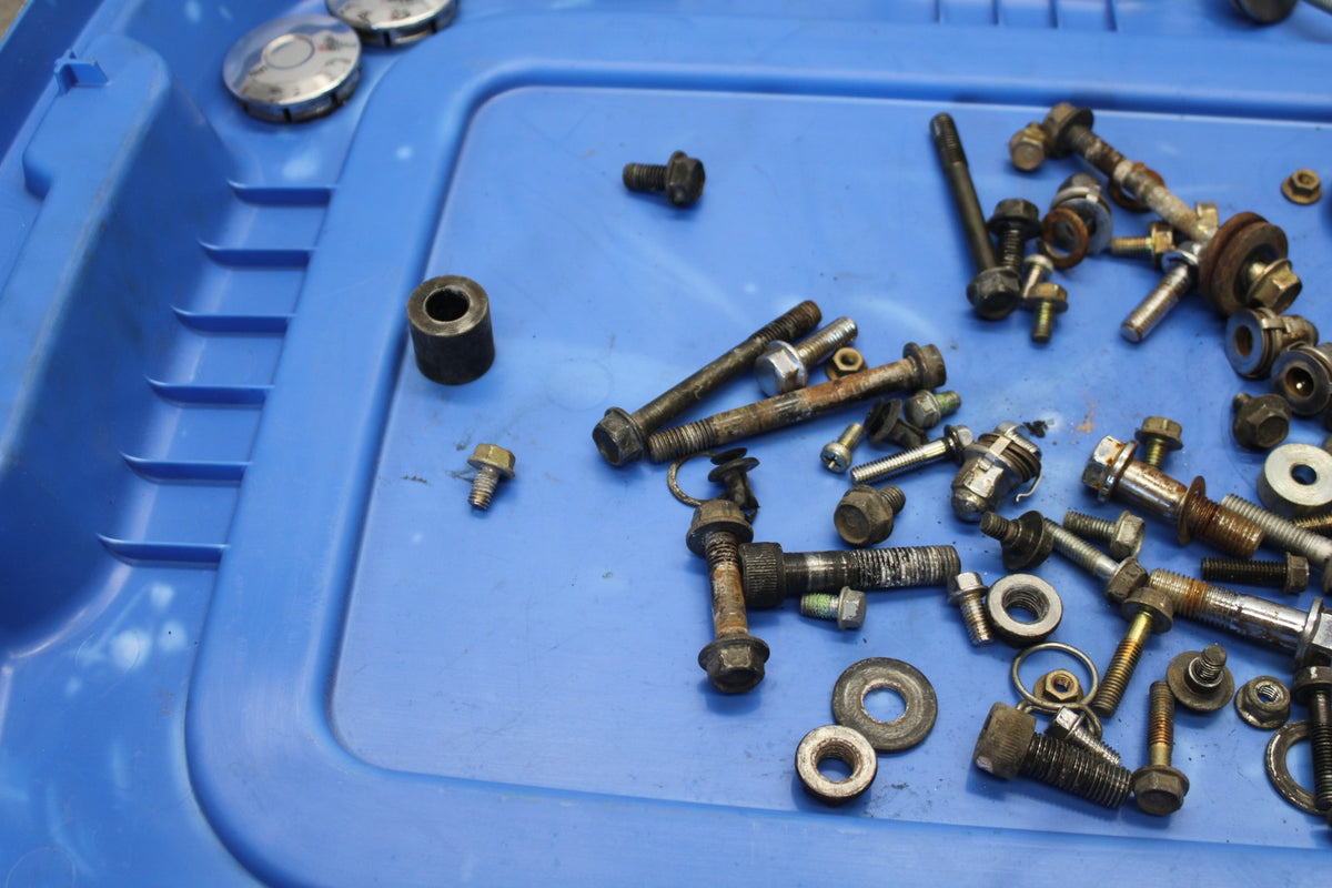 95 HONDA SHADOW 1100 MOUNTING BOLTS HARDWARE SCREWS BB885