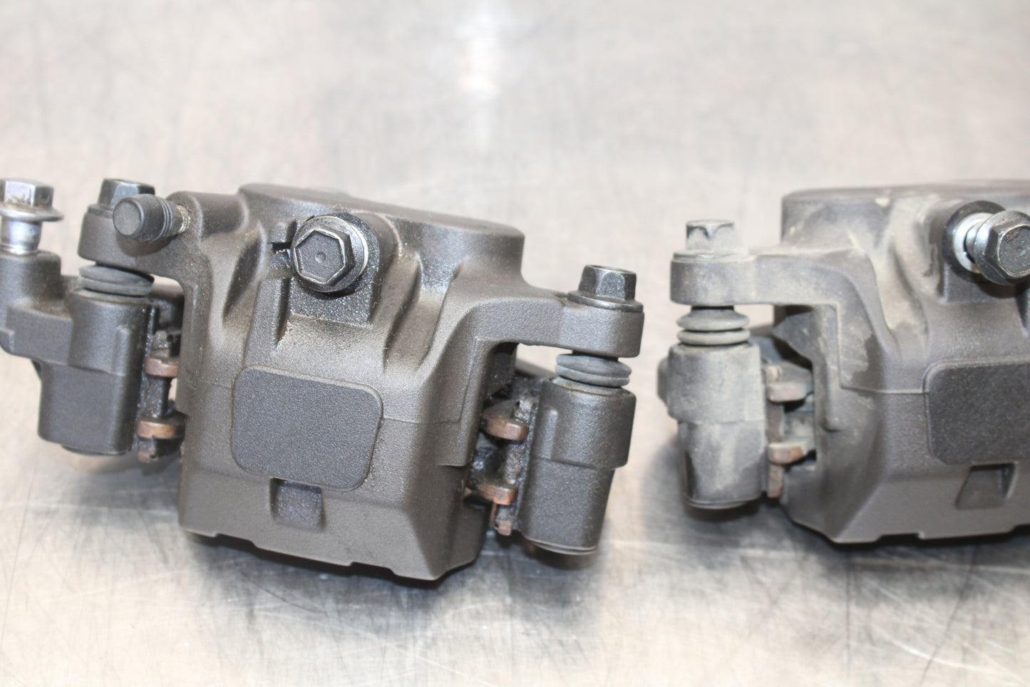 09-15 YAMAHA FZ6R RIGHT LEFT FRONT BRAKE CALIPER SET PAIR CALIPERS BB161