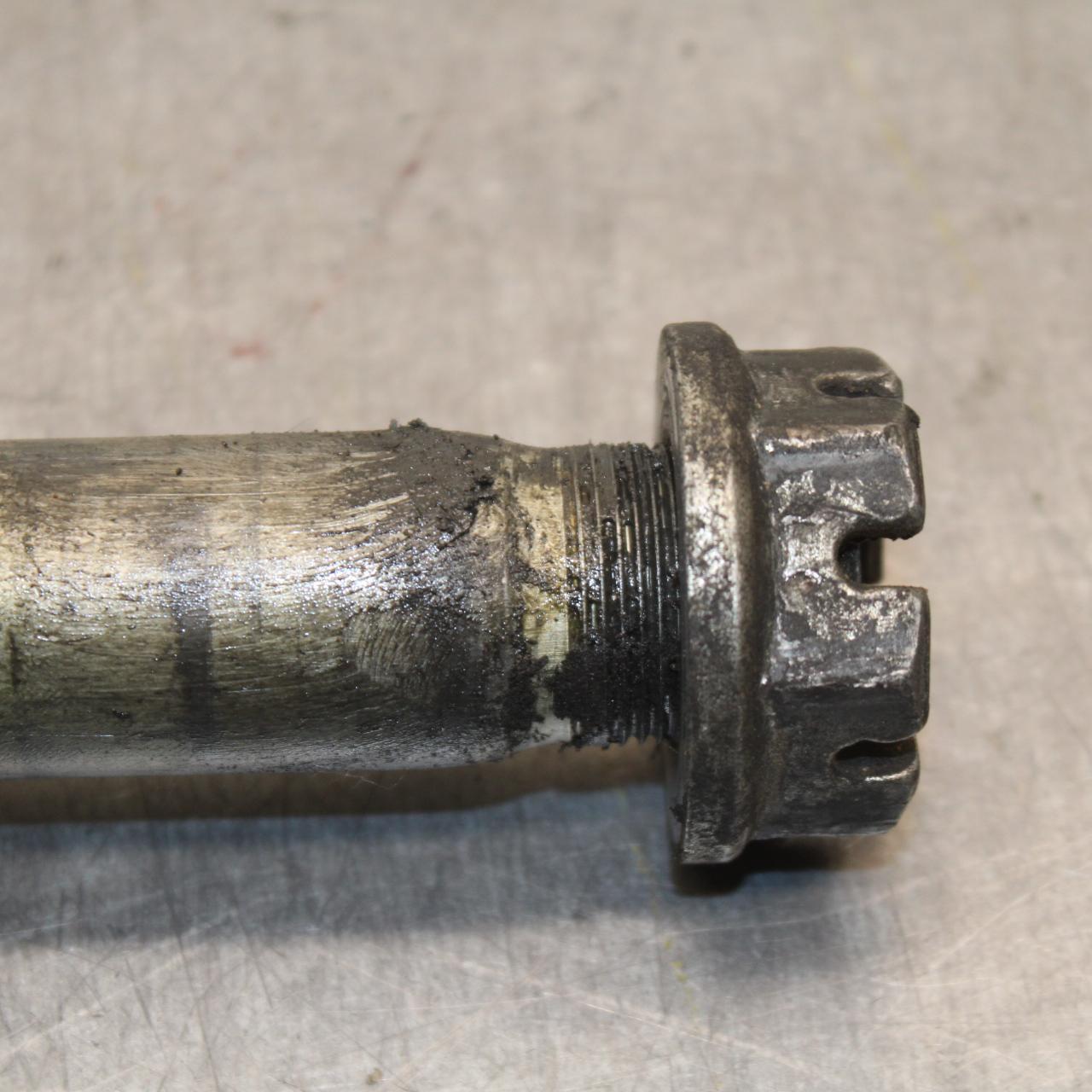 06-07 SUZUKI GSXR750 REAR AXLE BACK WHEEL RIM PIVOT BOLT AXEL 64711-49G10 BB645