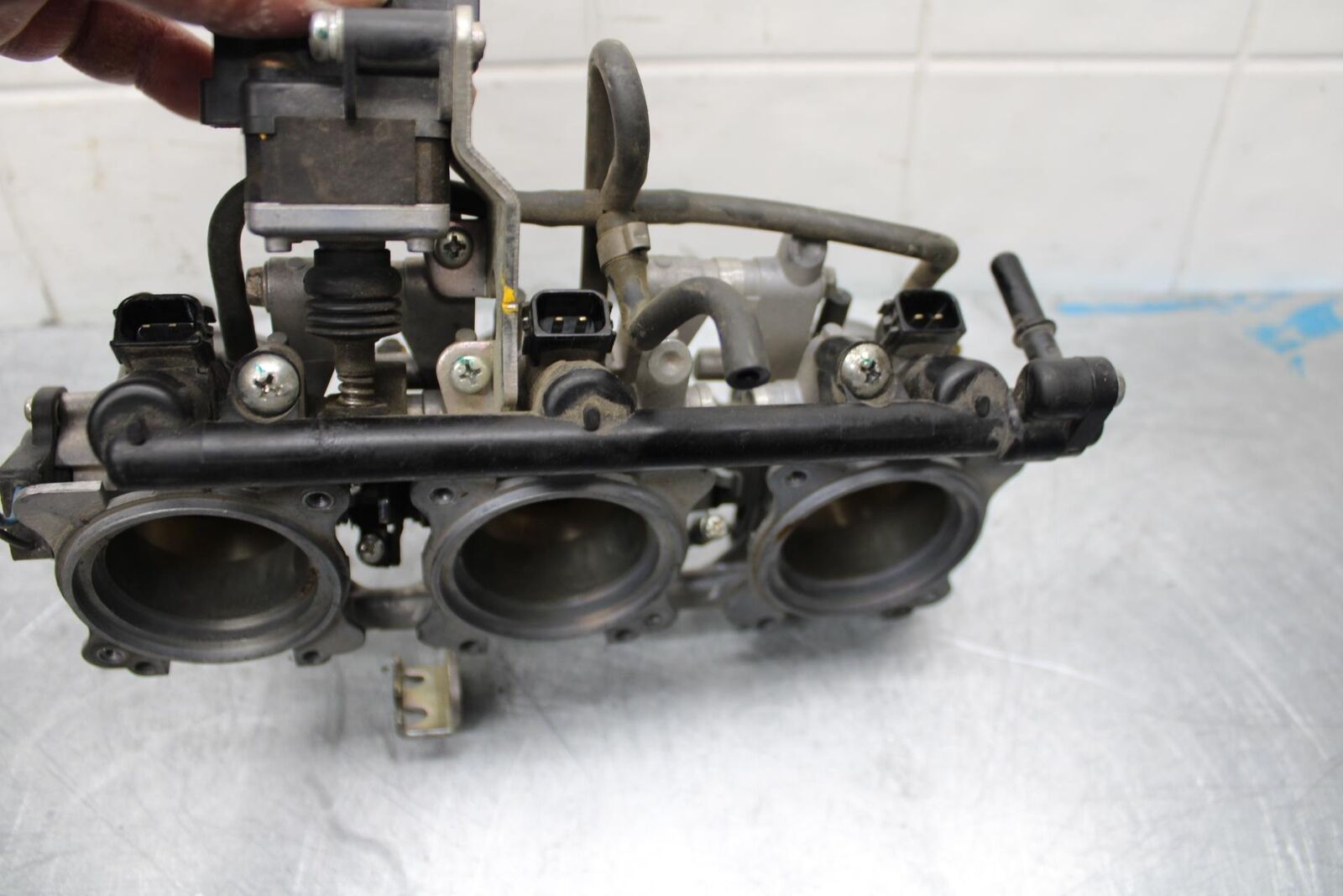 06-07 TRIUMPH DAYTONA 675 DAYTONA 675 MAIN FUEL INJECTORS / THROTTLE BODIES BB44