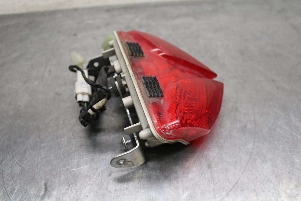 08-10 SUZUKI GSXR 600 REAR TAIL TAILLIGHT BACK BRAKE LIGHT BB132