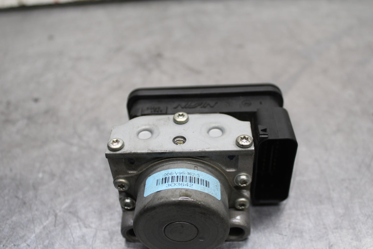 15-16 HONDA CB300F ABS PUMP UNIT MODULE BB740