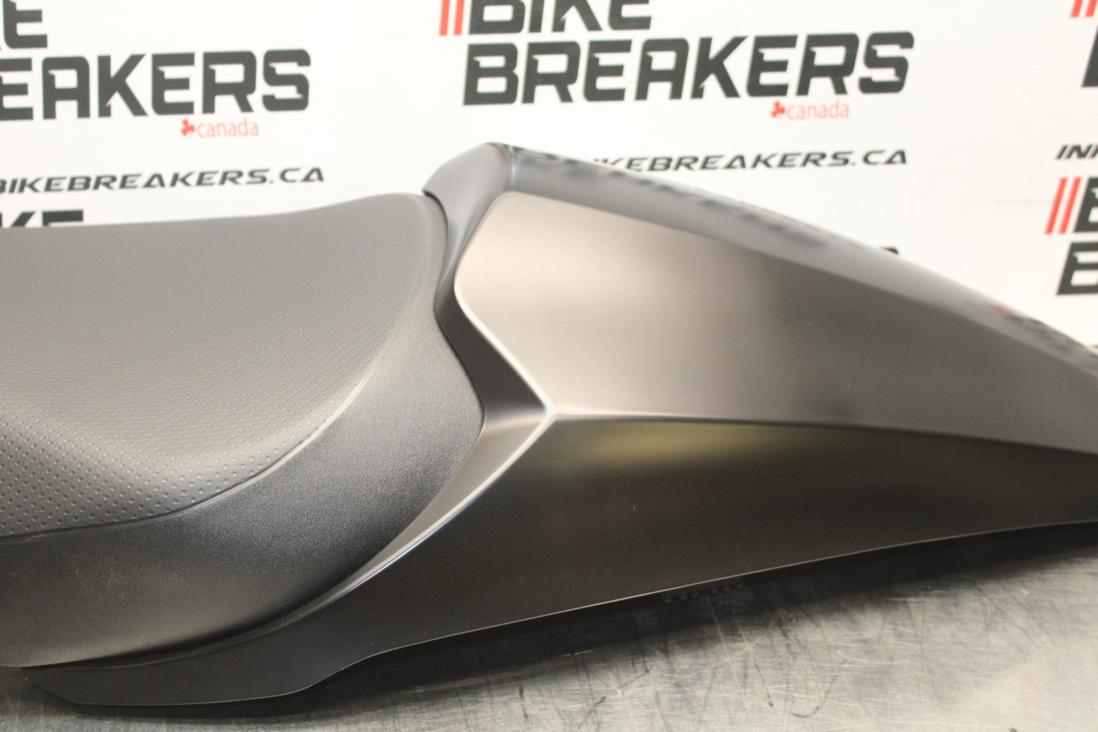 23-24 KAWASAKI NINJA ZX14R NEW!! FRONT REAR SEAT SADDLE BB764