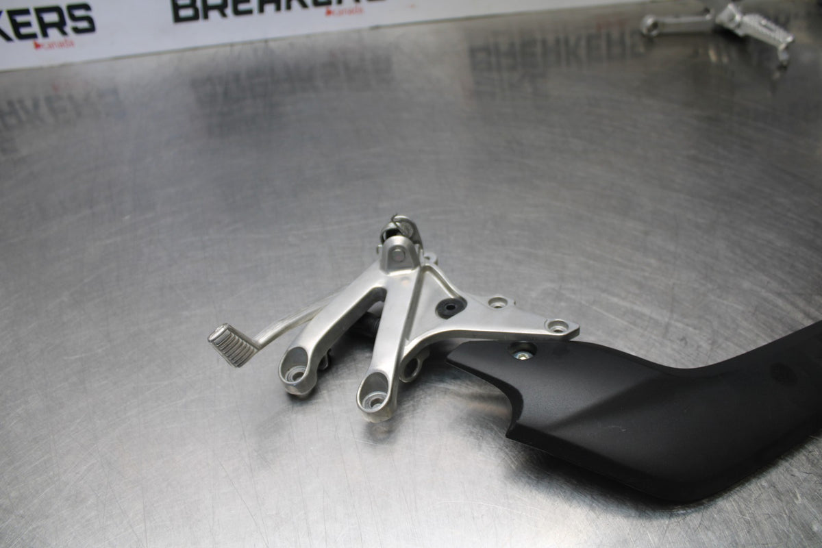 13-24 HONDA CBR600RR RIGHT REARSET REAR SET DRIVER FOOT PEG REST STOP BB772