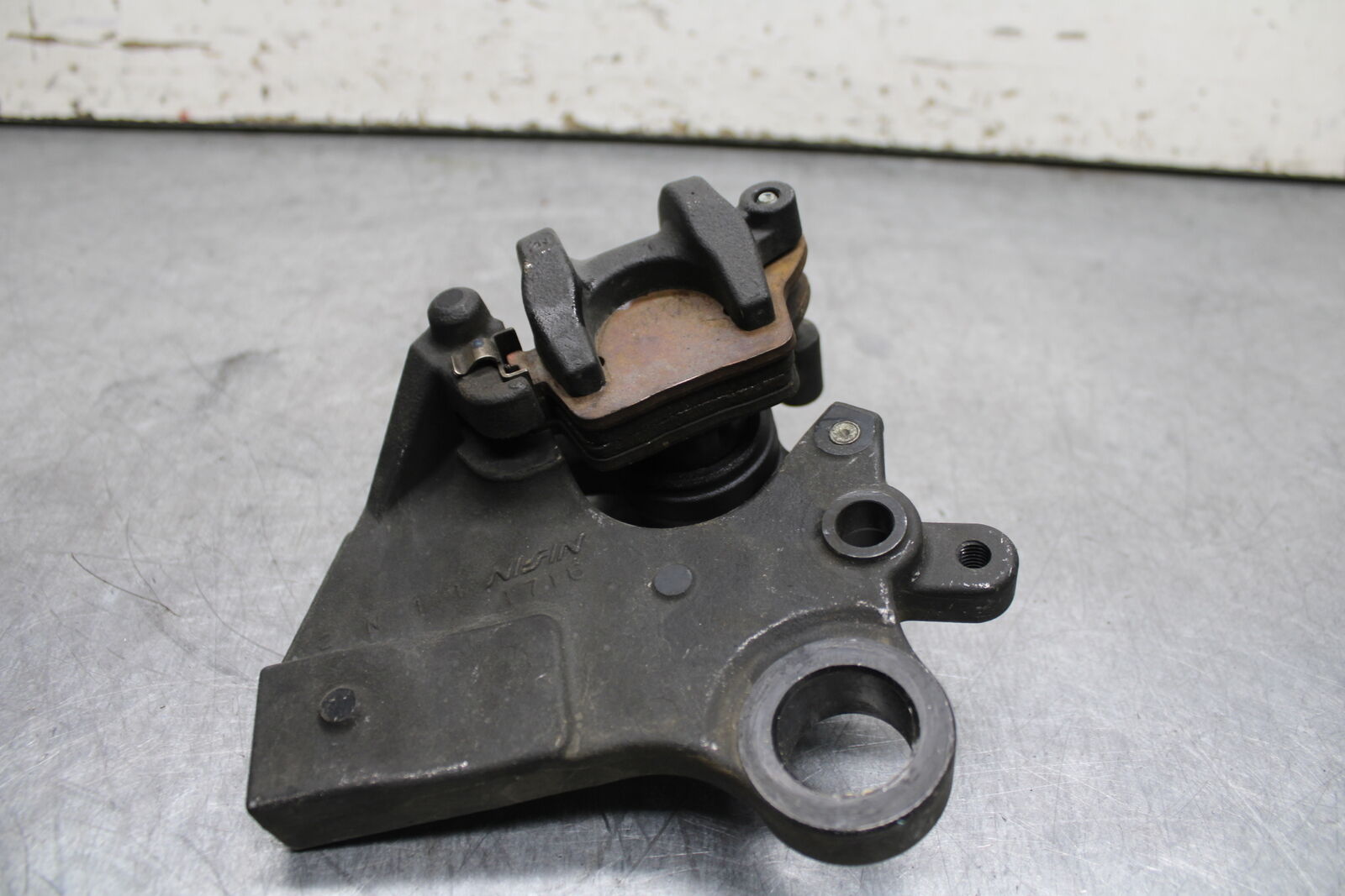 13-17 KAWASAKI NINJA ZX6R ZX636E REAR BACK BRAKE CALIPER W MOUNT BRACKET BB735