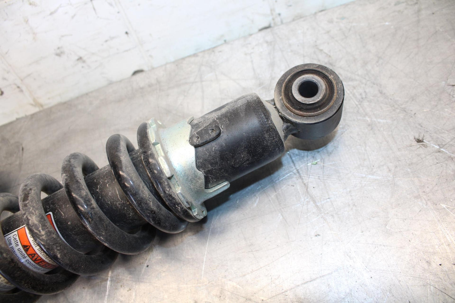 18 KAWASAKI Z 400 REAR BACK SHOCK ABSORBER SUSPENSION BB469