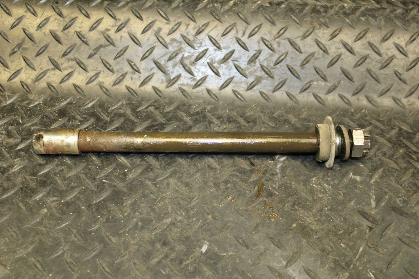 80-81 YAMAHA XS1100 SPECIAL REAR AXLE BACK WHEEL RIM PIVOT BOLT AXEL BB174