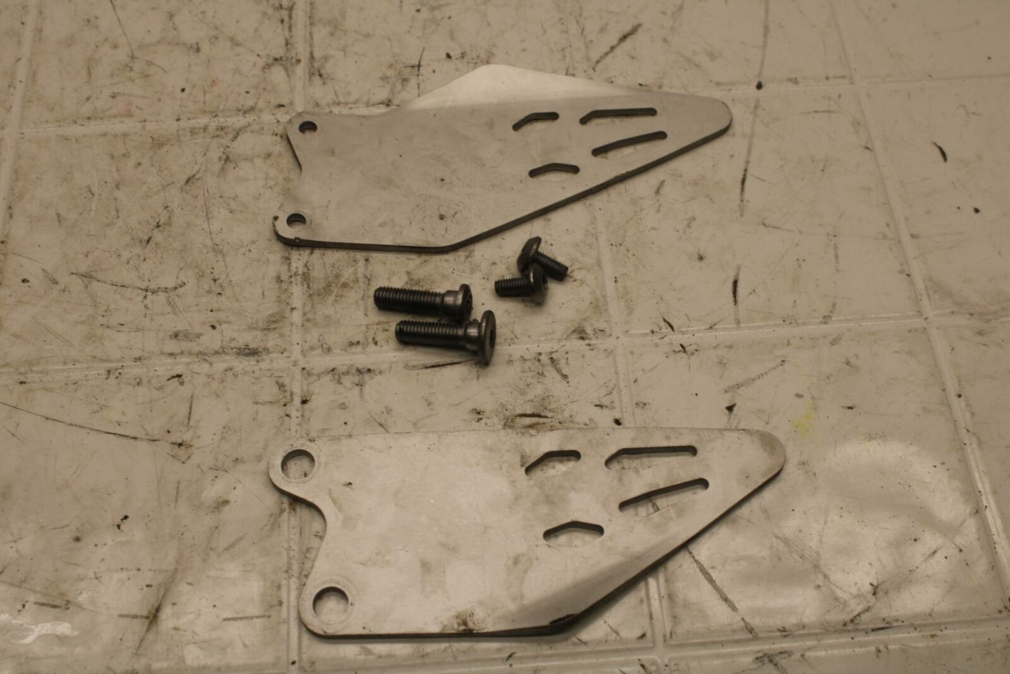 19-20 KAWASAKI NINJA ZX6R LEFT RIGHT REARSET REAR SET HEEL GUARD COVER  BB407