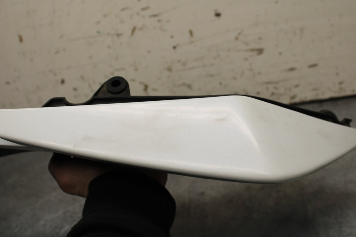 15-16 HONDA CB300F RIGHT REAR BACK TAIL FAIRING COWL SHROUD BB740
