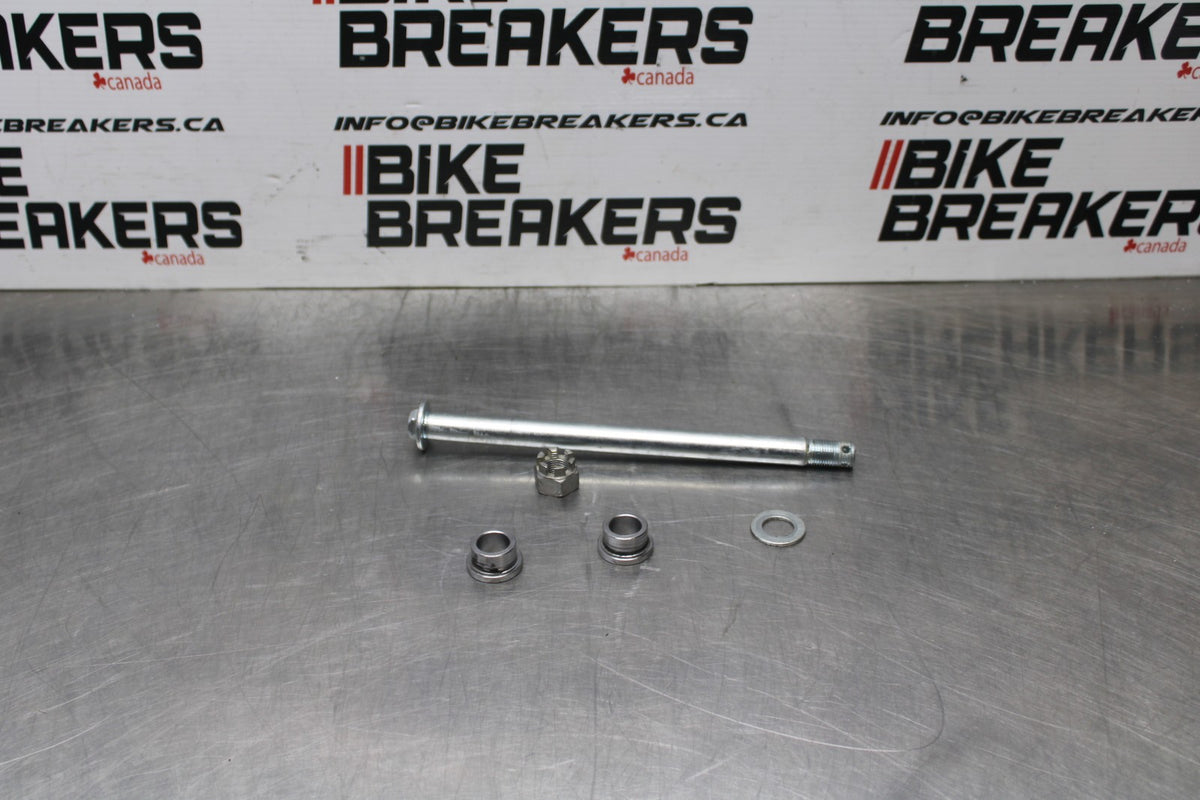 18-26 KAWASAKI Z400 FRONT WHEEL RIM AXLE PIVOT BOLT BB852