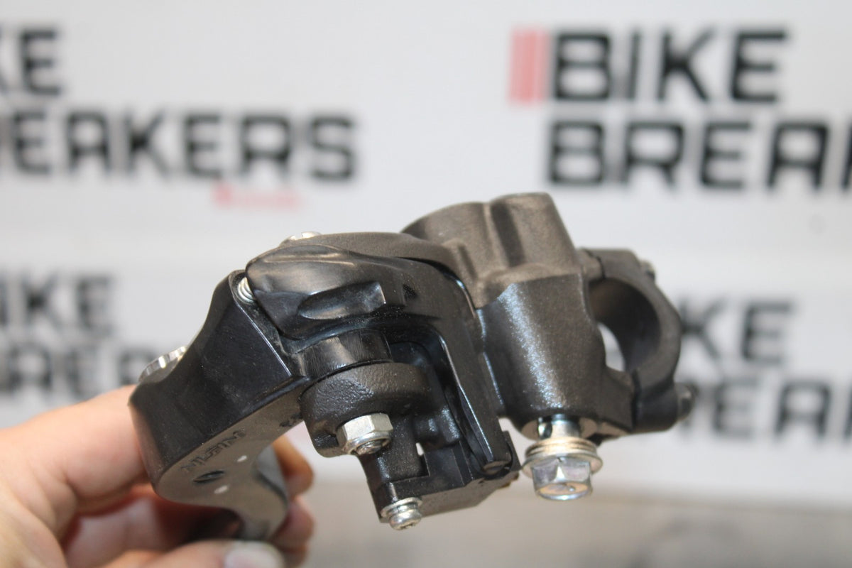 18 SUZUKI GSXR750 FRONT BRAKE MASTER CYLINDER w/ LEVER BB891