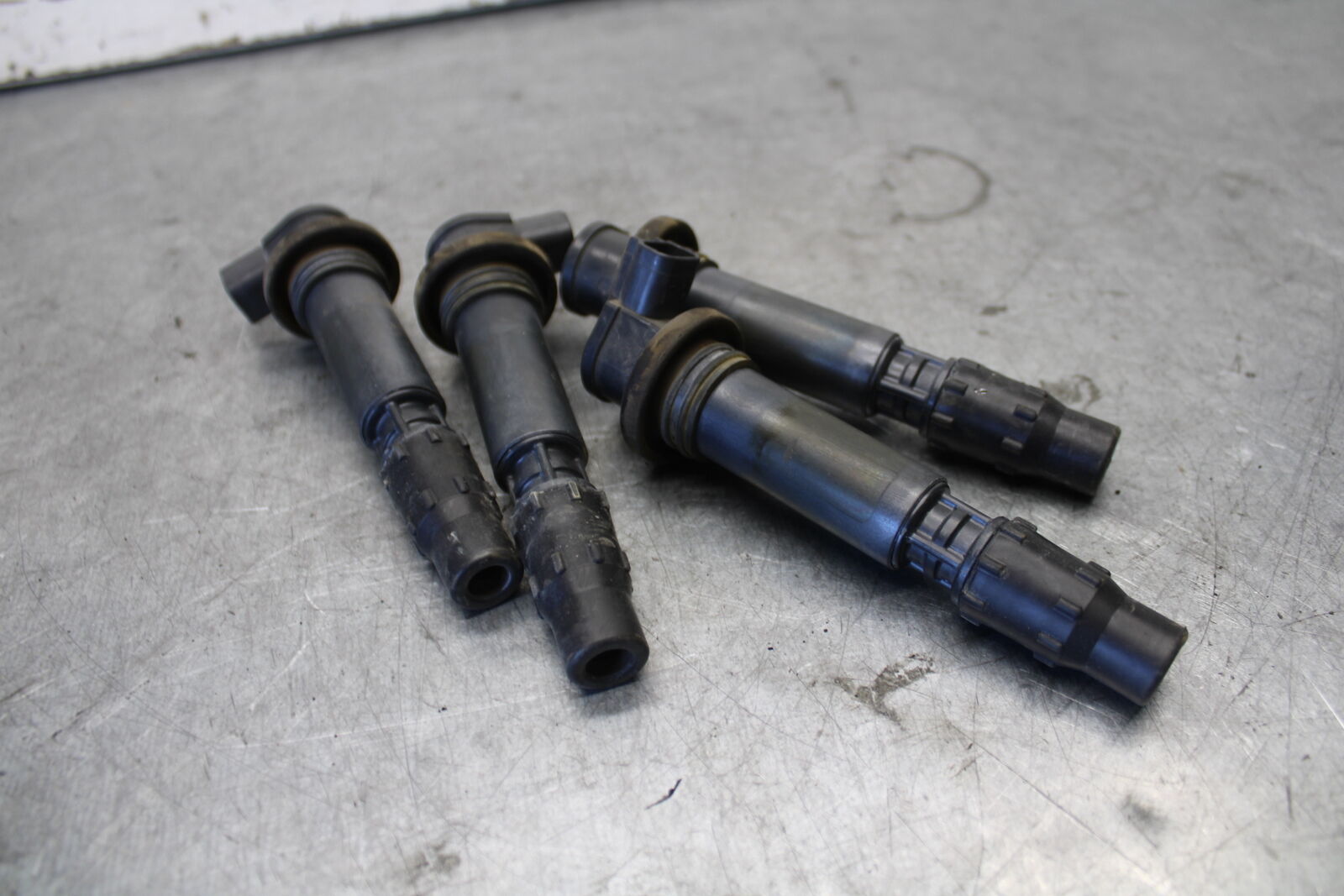 04 SUZUKI GSXR600 IGNITION COILS COIL SPARK PLUG CAPS 33410-29G00 BB676