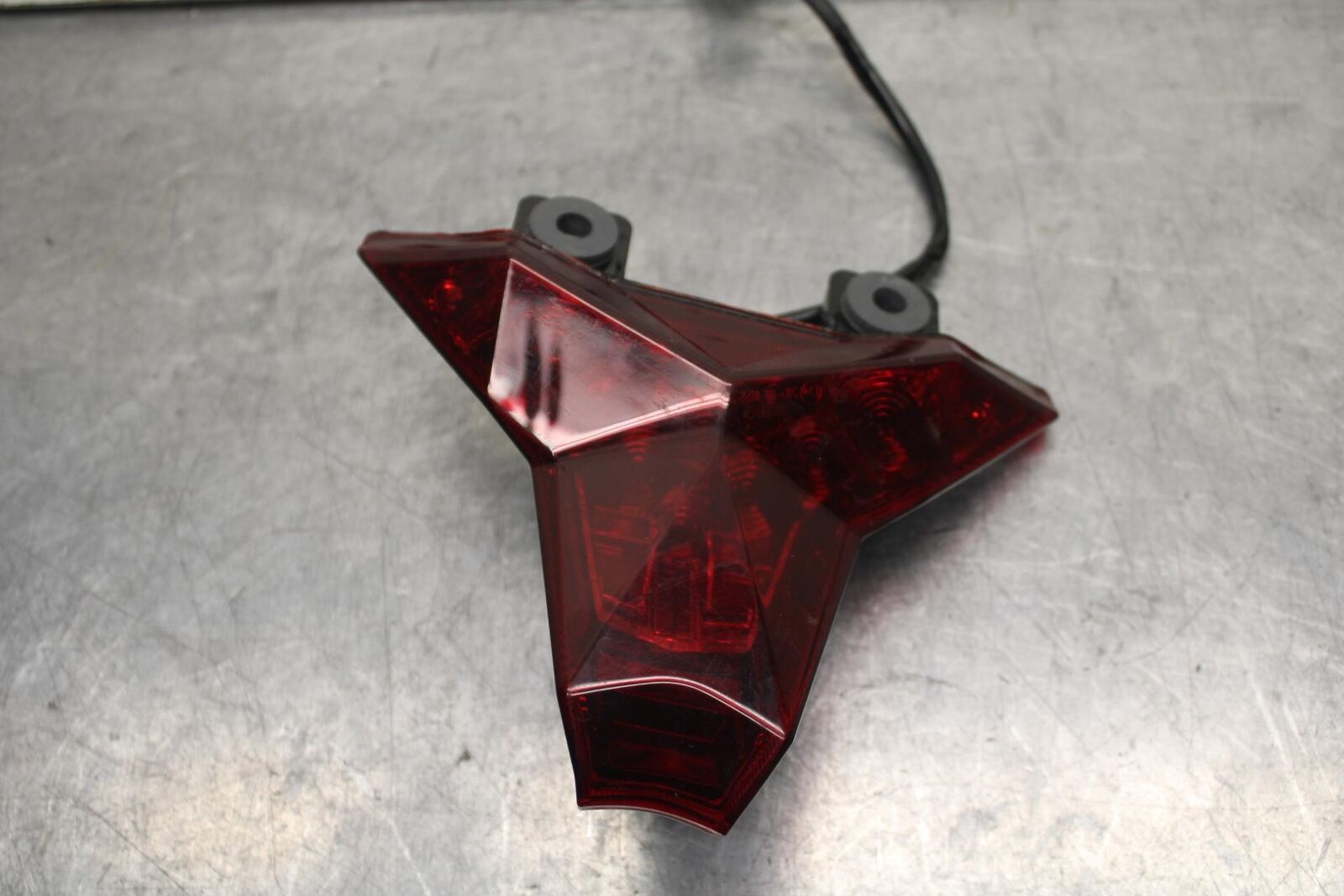 23 KAWASAKI NINJA ZX6R 636 REAR TAIL TAILLIGHT BACK BRAKE LIGHT BB609