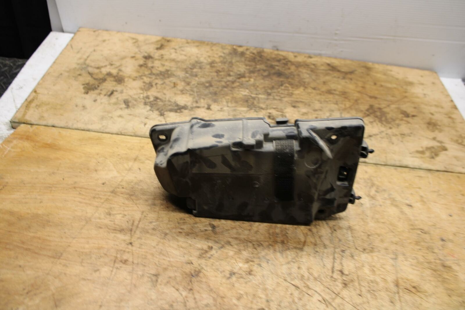 05-08 KAWASAKI VULCAN 1500 VN1500N CLASSIC STOCK TOOLS OEM TOOL TRAY BB343