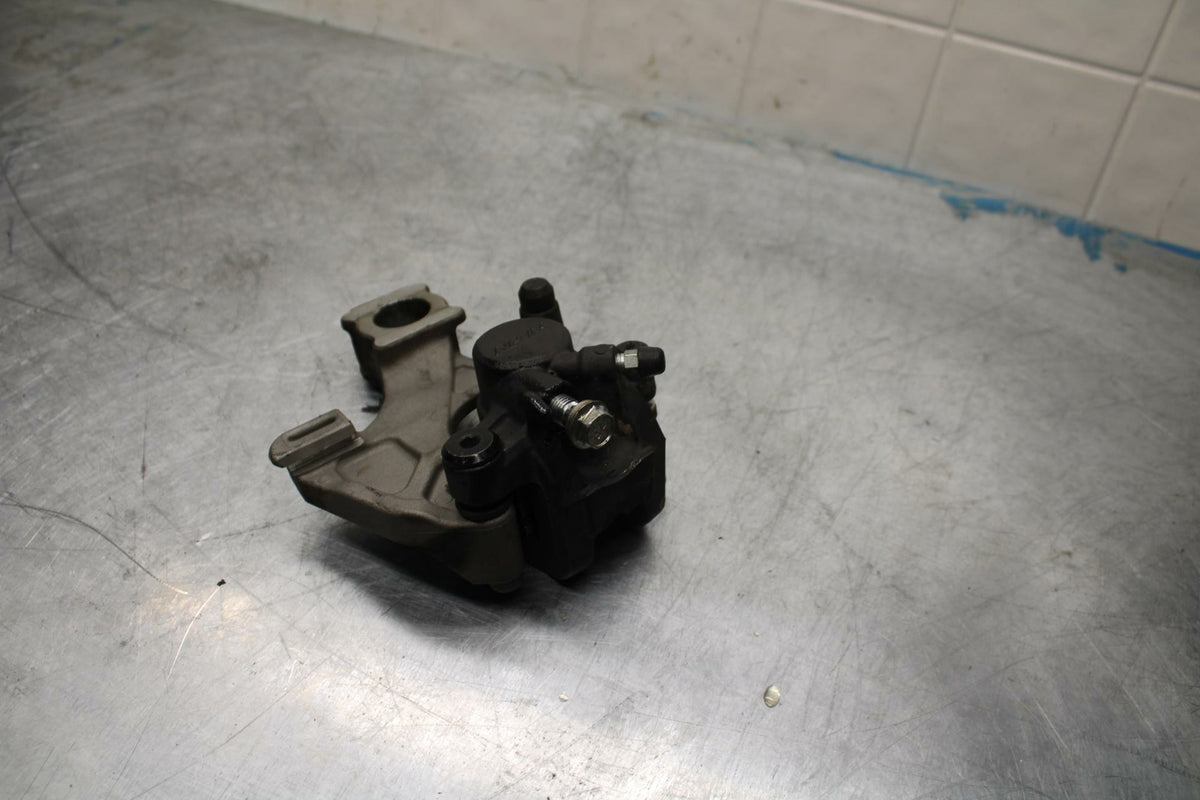 11-22 SUZUKI GSXR600 REAR BACK BRAKE CALIPER W MOUNT BRACKET BB417
