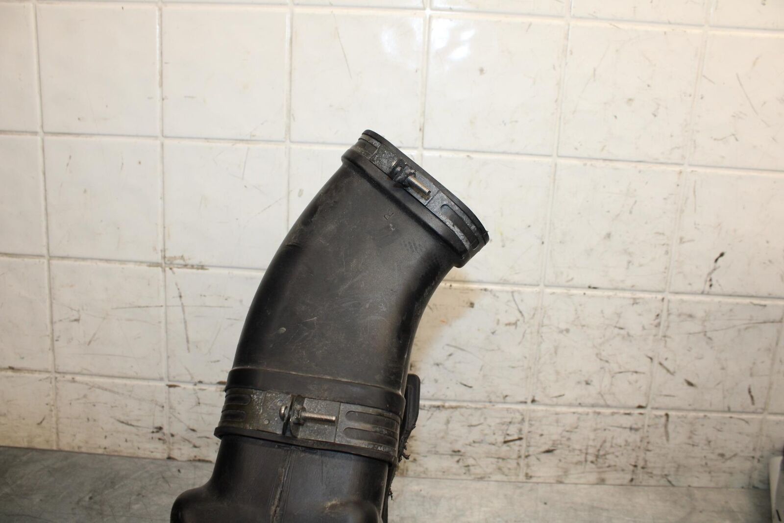 2000 Kawasaki Ninja ZX12R ZX1200A LEFT/ RIGHT RAM AIR INTAKE DUCT SET BB565