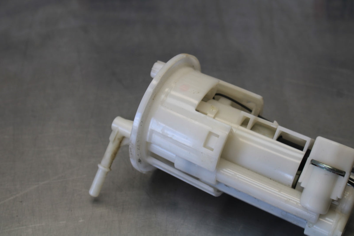 15 TRIUMPH TIGER 800 FUEL PUMP GAS PETROL SENDER UNIT BB873