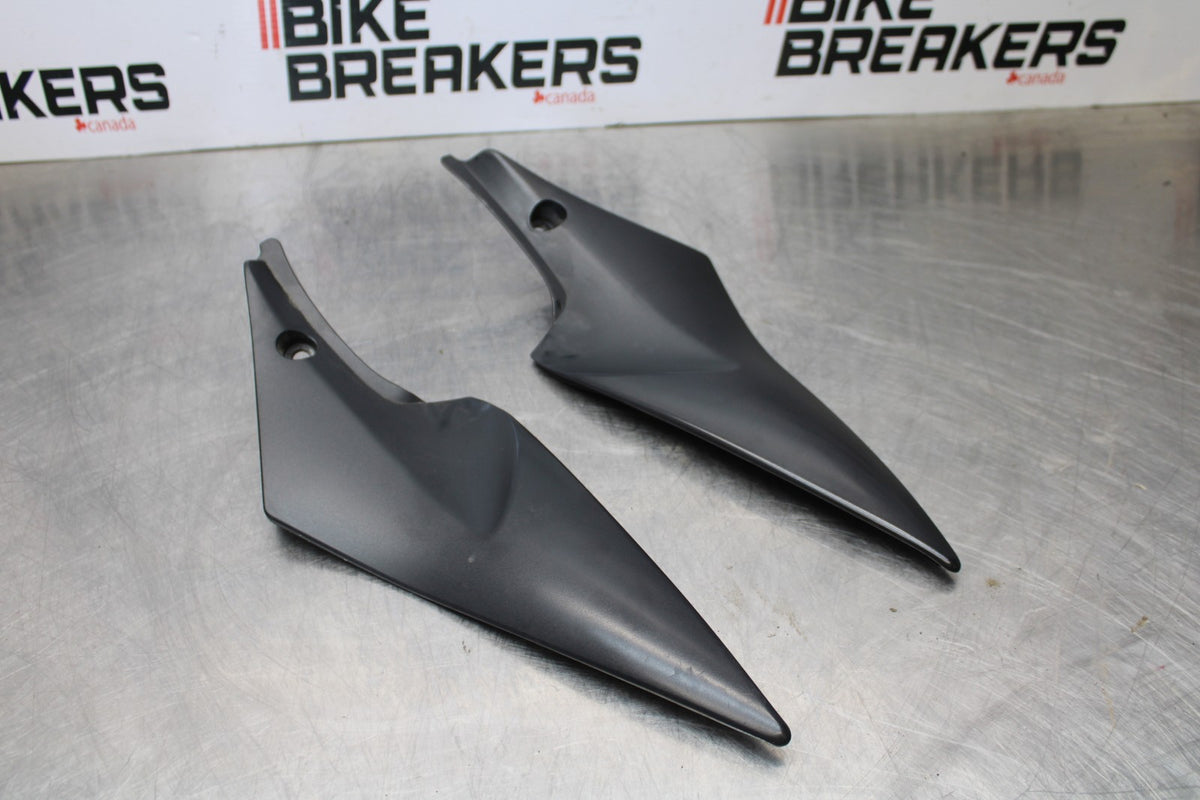 06-07 SUZUKI GSXR 600 RIGHT LEFT FRONT SIDE SEAT PANELS TRIMS COWLS BB178