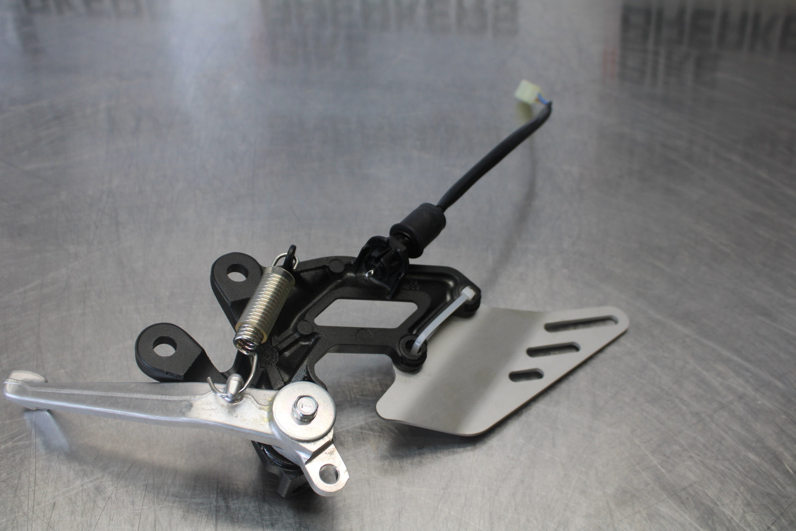 23-24 KAWASAKI NINJA ZX14R RIGHT REARSET REAR SET DRIVER FOOT PEG STOP BB169