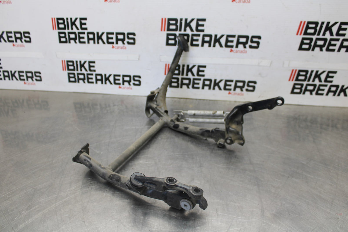 20-23 BMW F900R CENTER MAIN STAND BB923