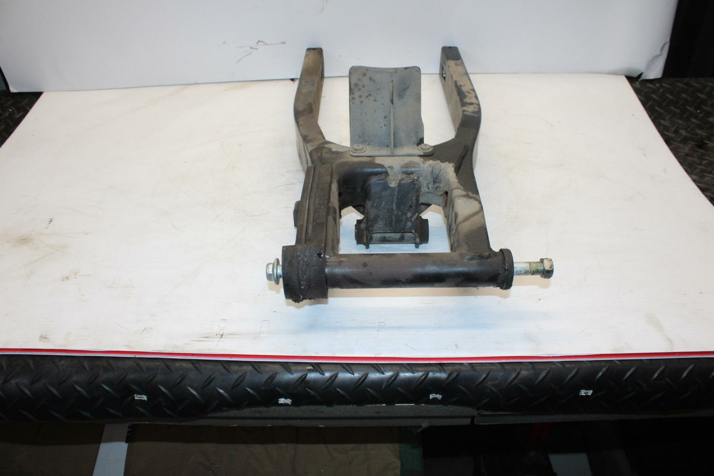 04-09 SUZUKI GS500F  SWINGARM BACK SUSPENSION SWING ARM 61000-01D10-YCH BB261