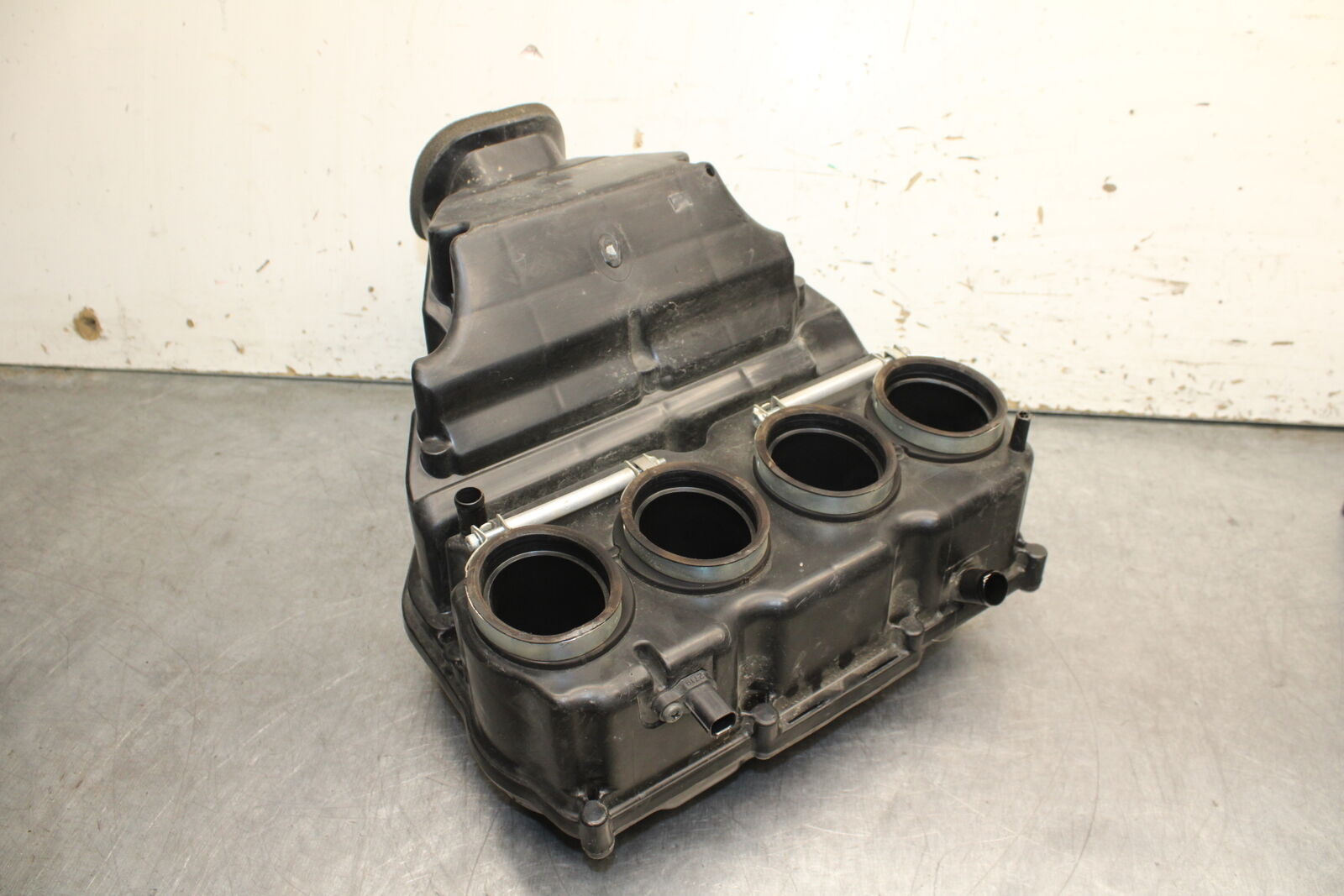 12-13 KAWASAKI Z1000 AIRBOX AIR INTAKE FILTER BOX BB743