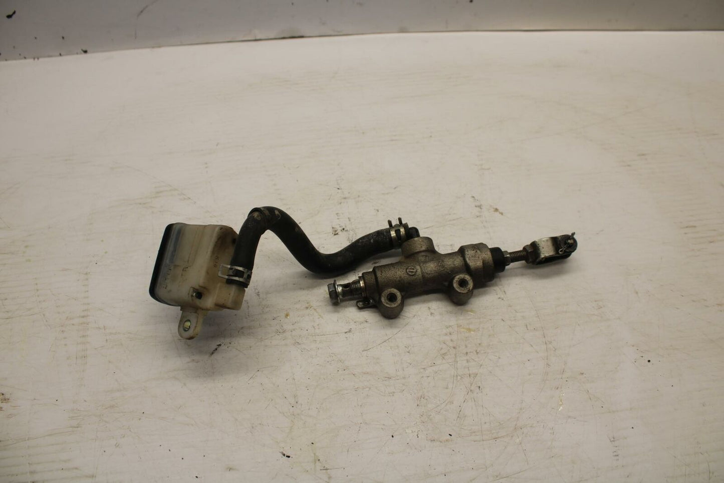 06-07 SUZUKI GSXR600 REAR BACK BRAKE MASTER CYLINDER W RESERVOIR BB275